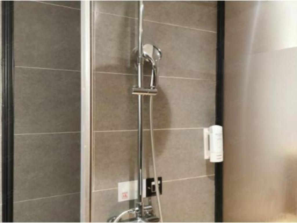 T Social Hotel Guangzhou Railway Station Branch Экстерьер фото