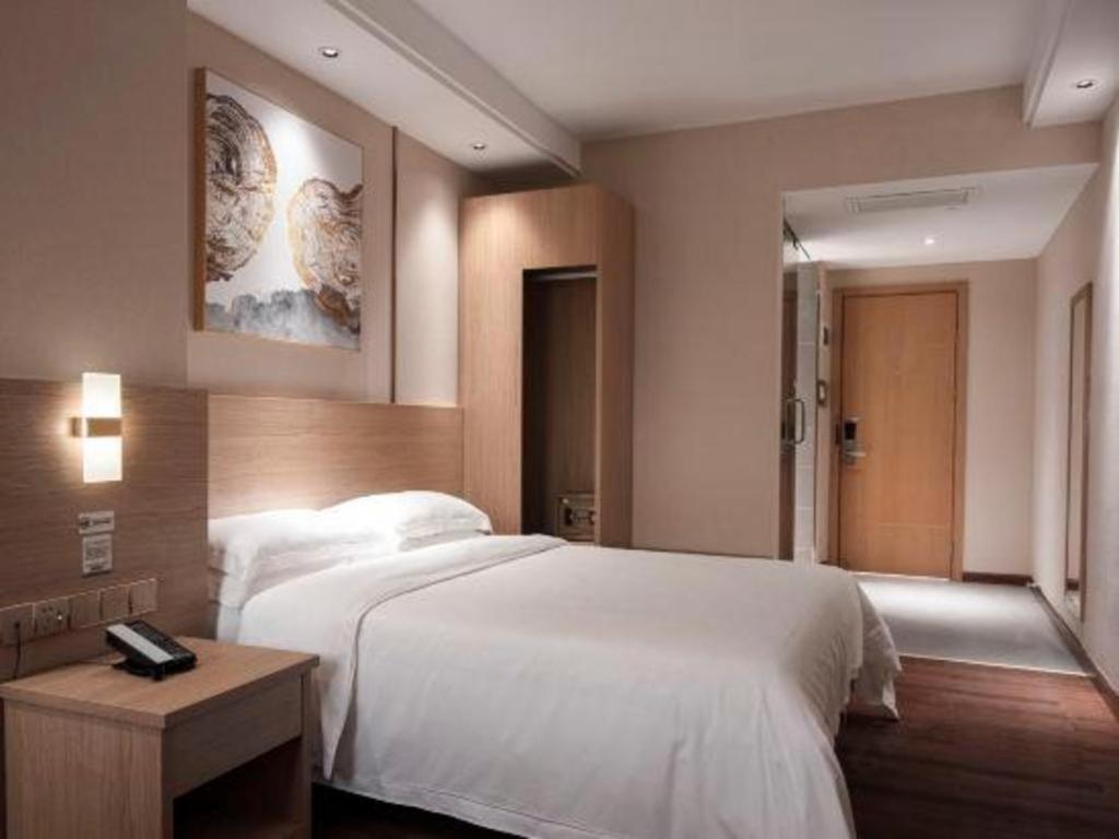 T Social Hotel Guangzhou Railway Station Branch Экстерьер фото
