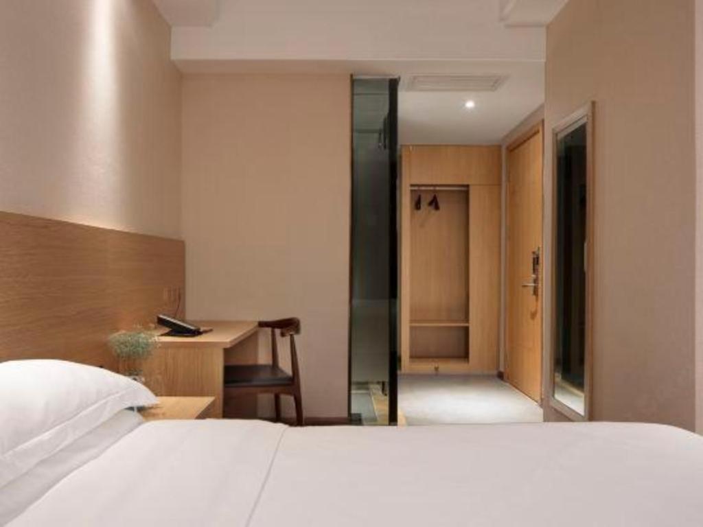 T Social Hotel Guangzhou Railway Station Branch Экстерьер фото